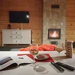 Lk Lapsze Z Prywatna Balia I Sauna 木屋 *