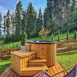 Lk Lapsze Z Prywatna Balia I Sauna 木屋 *